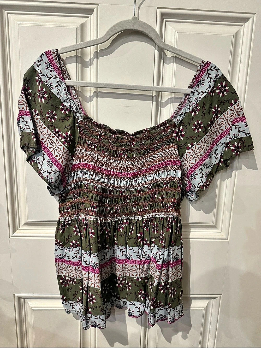 SO Floral Mini Top in Green & Pink Size XL Like New